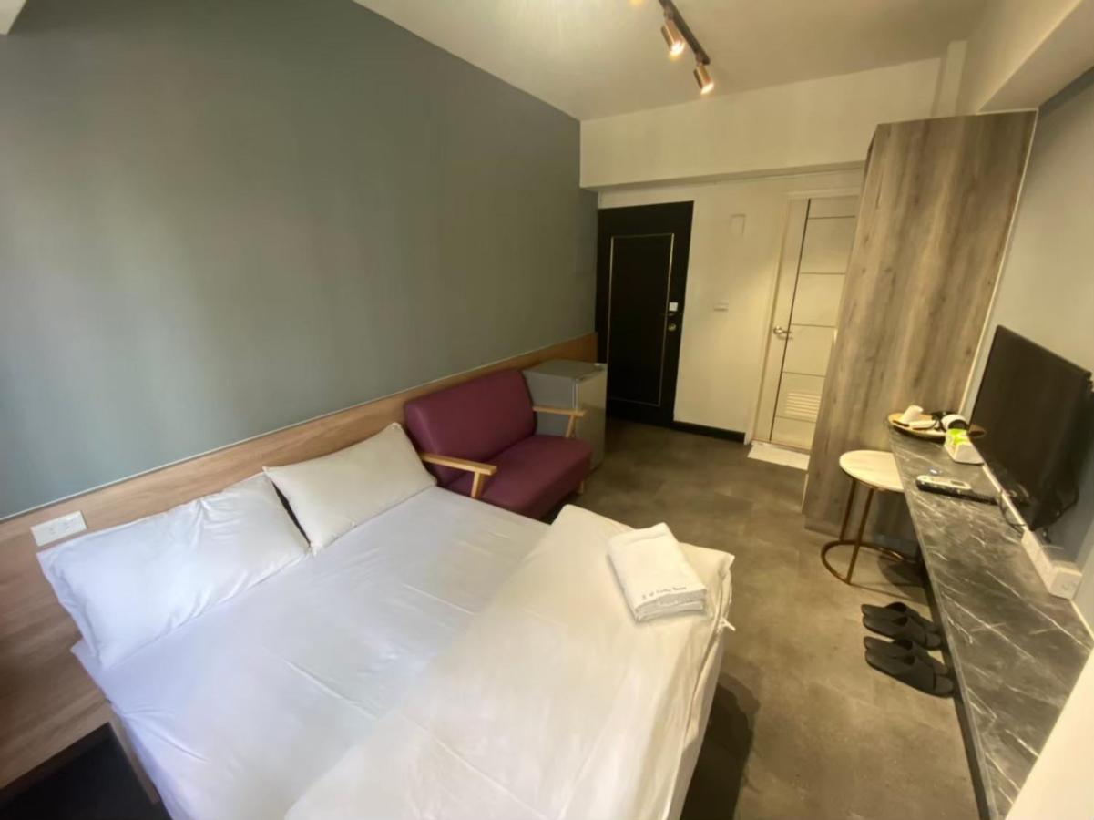Fengjia Gift Box Homestay Taichung Exteriör bild