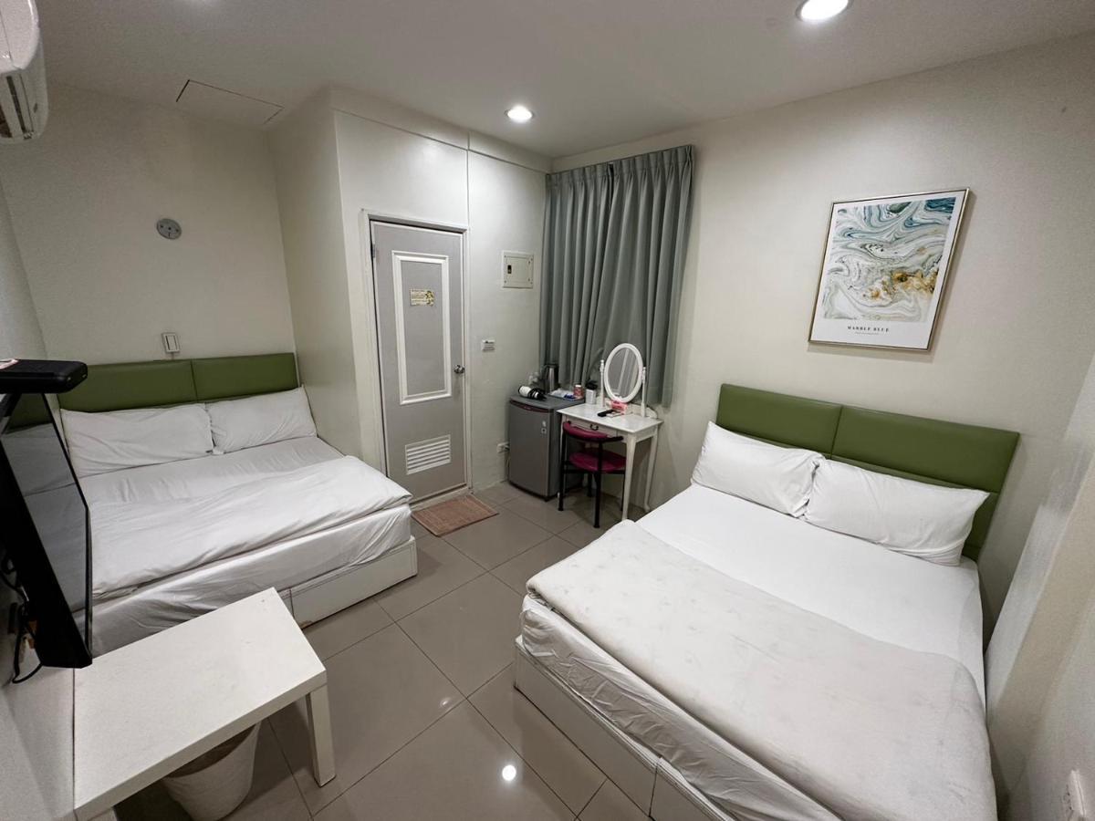 Fengjia Gift Box Homestay Taichung Exteriör bild