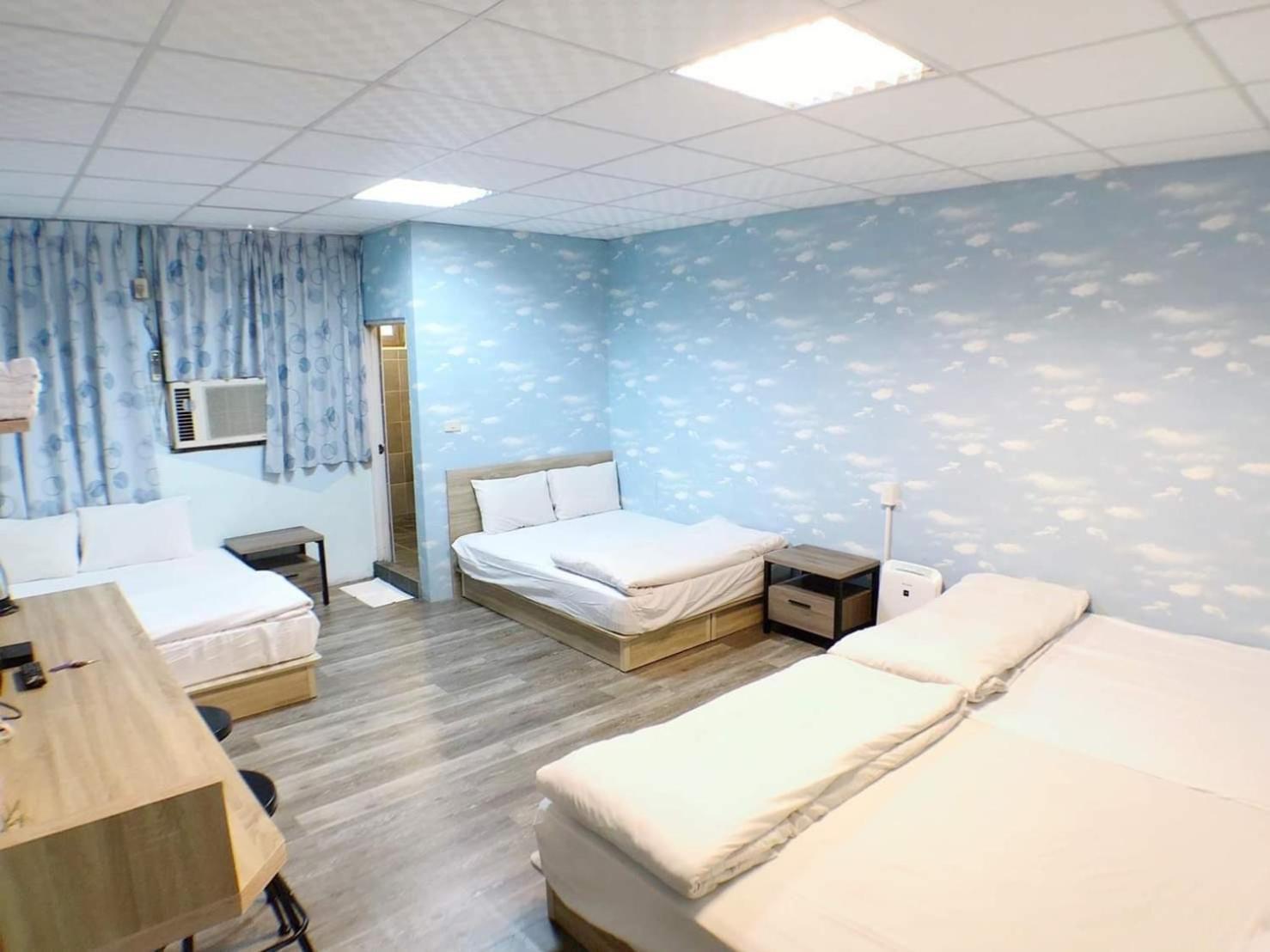 Fengjia Gift Box Homestay Taichung Exteriör bild