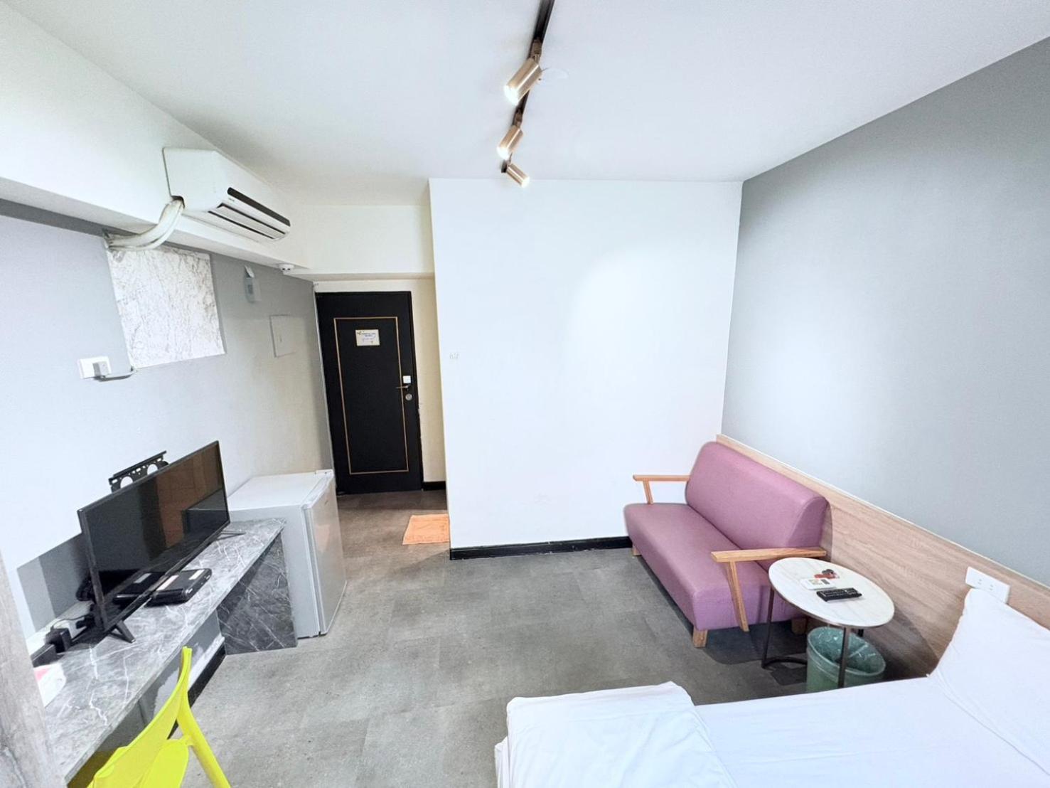 Fengjia Gift Box Homestay Taichung Exteriör bild